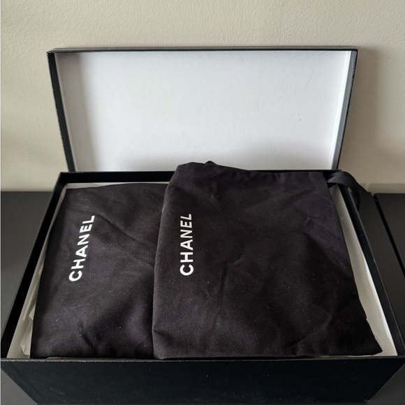 SLINGBACKS - Picture 6 of 8